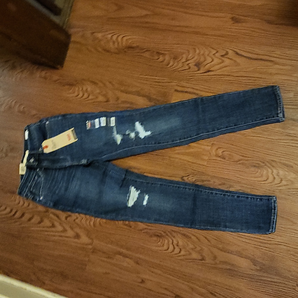 NWT Levi's 721 Distressed High Rise Skinny Jeans